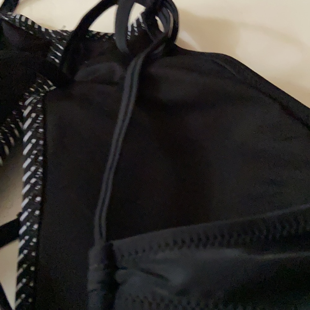 Black bikini top - Picture 4 of 5